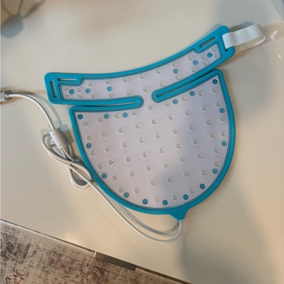 Higher Dose Red Light Neck Enhancer - Picture 2 of 2